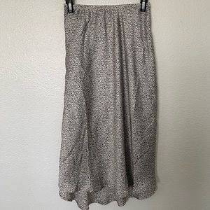 White/black midi skirt